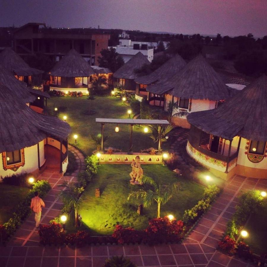 Ryan Resort Bhuj Exteriör bild